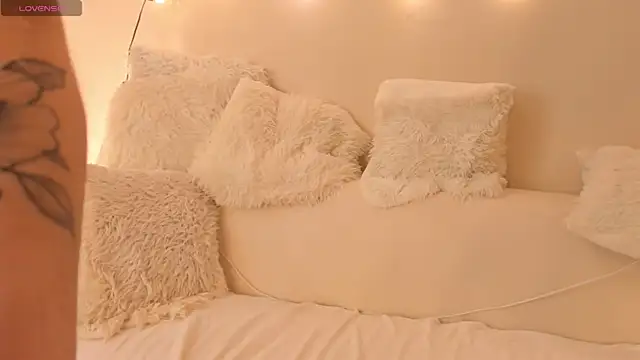 AliceWorall's cam snapshot