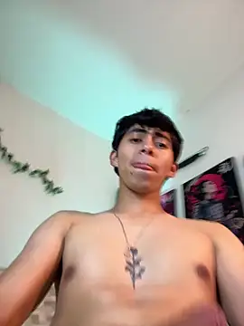 Yaiden_11's cam snapshot