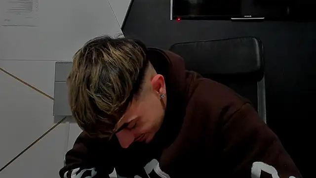 BrandonTate live sex cam