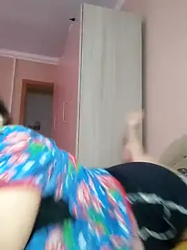 Zulfiya_Bruce live sex cam