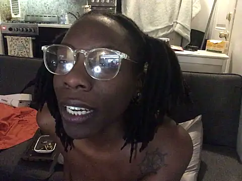 littyleesh1 live sex cam