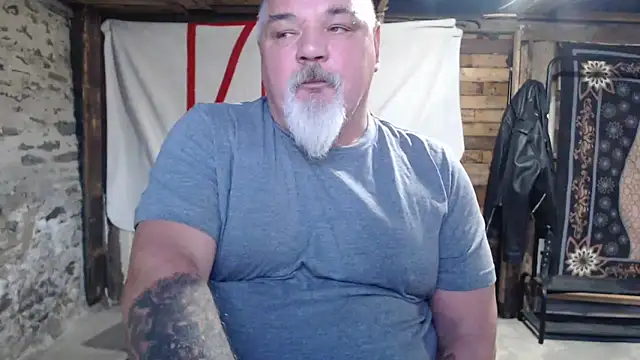 Newfiesausage1972 live sex cam