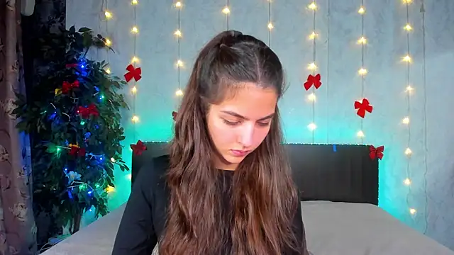 Milana_Crystal_ live sex cam