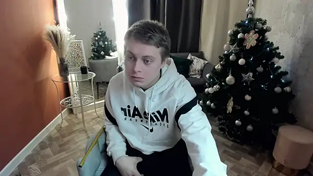 ZheRealKrugi live sex cam