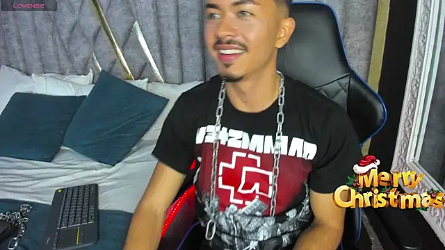 NicolaiKarav live sex cam