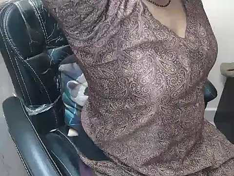 bold_naina's cam snapshot