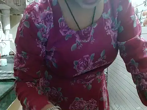 LovingPihu's cam snapshot