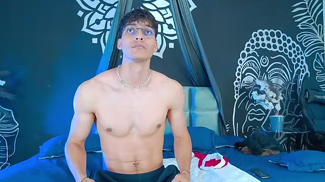 AlessioVitale live sex cam