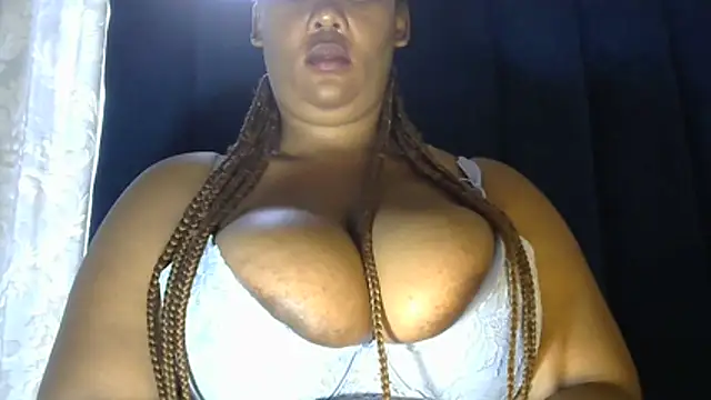 NippleMilkXx live sex cam