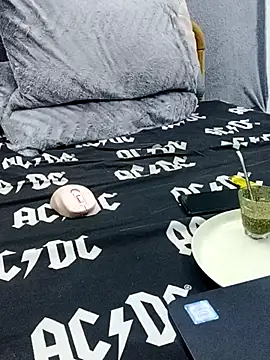 yazin19 live sex cam