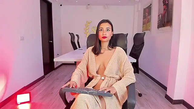 NairobiLee's cam snapshot