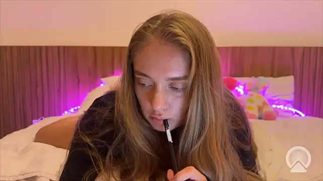 BabyMelie's cam snapshot