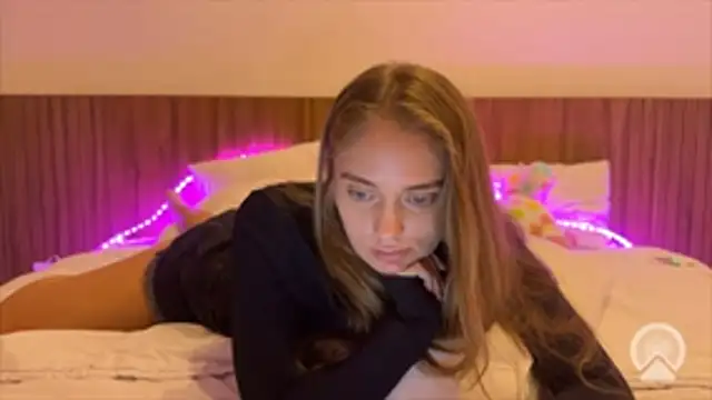 BabyMelie's cam snapshot