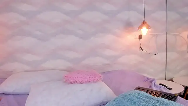 jazlin_angels1's cam snapshot