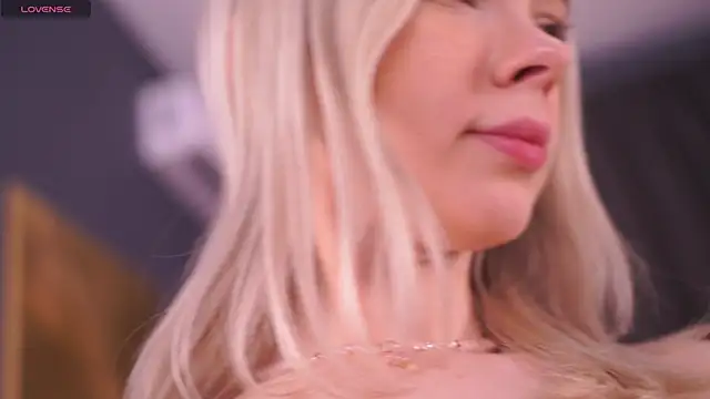 TastyTiffy live sex cam