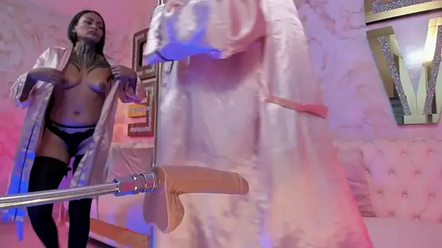 cheekybitch_'s cam snapshot