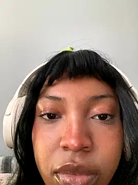 Queenkimi777's cam snapshot