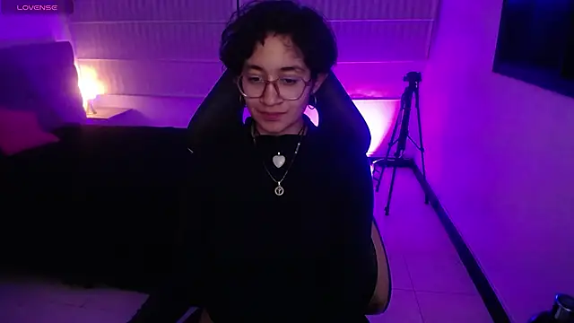 Lili_Gomez_'s cam snapshot