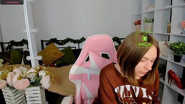 Elma_Lily live sex cam