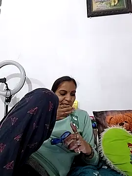 Hotty-Nidhi's cam snapshot