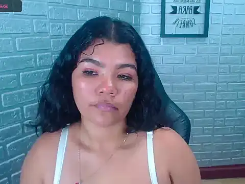 Heidy_Colins's cam snapshot