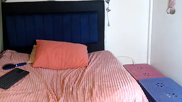 LIYXS's cam snapshot