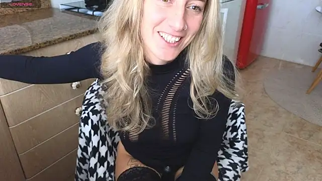 Lunamix's cam snapshot