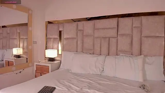 Lea_Hunter_'s cam snapshot