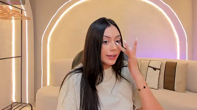 AmbarJames_'s cam snapshot