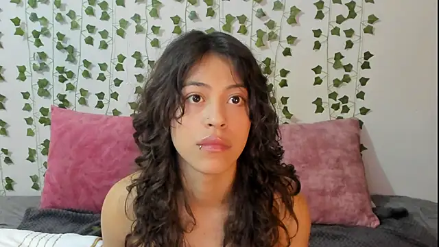 emily_jonessxx's cam snapshot