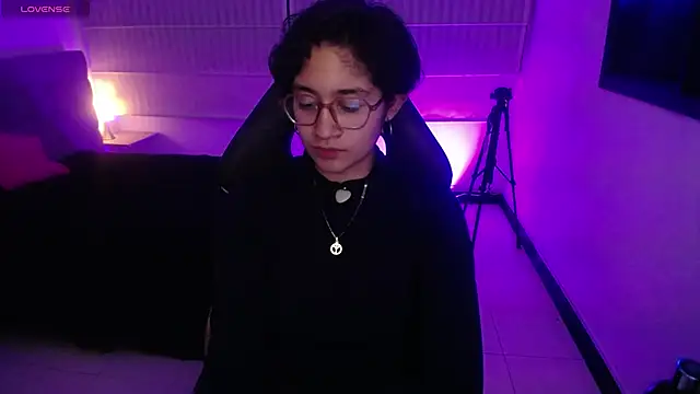 Lili_Gomez_'s cam snapshot