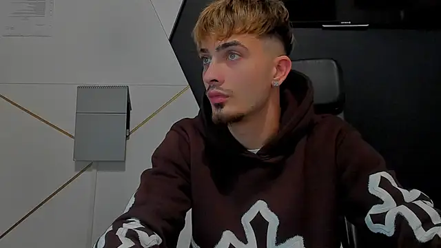 BrandonTate's cam snapshot