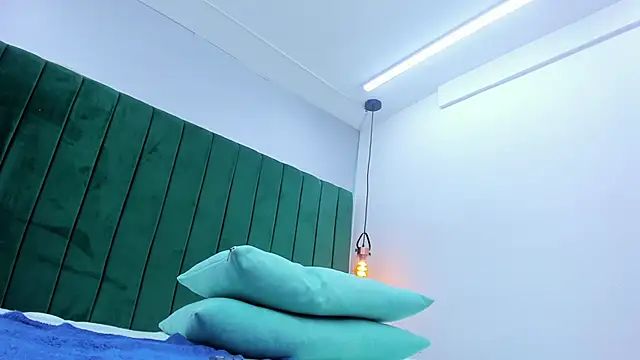 Ema-Messy's cam snapshot