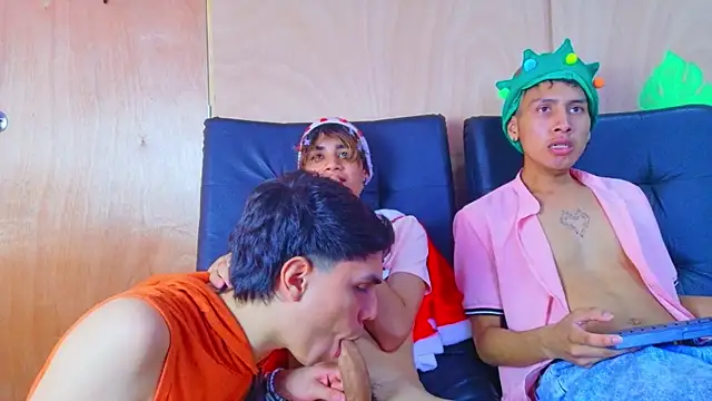 spicy_adonhis's cam snapshot