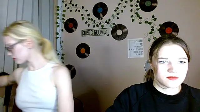 Aria__Moon's cam snapshot