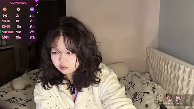 Kittenfishing's cam snapshot