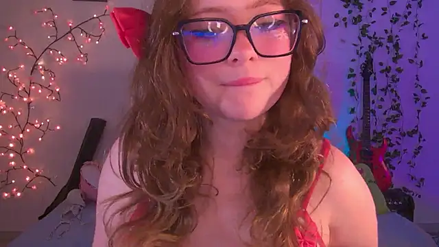 Lil_bela's cam snapshot