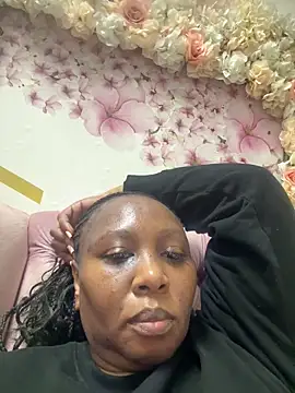 Bootyliciouse21X's cam snapshot