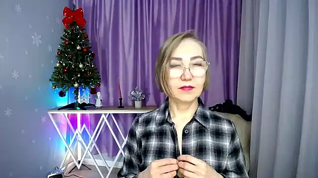 queen_a_n_i's cam snapshot