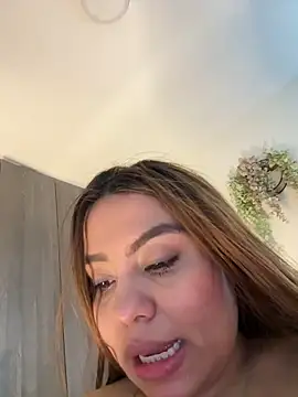 valeria2019hot live sex cam