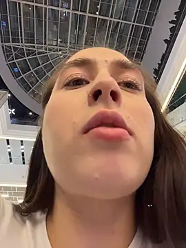 Holly_Play live sex cam