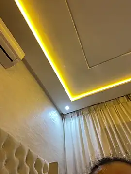 Bold-arabic-vibes's cam snapshot