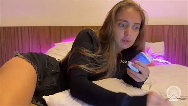 BabyMelie's cam snapshot