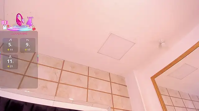 RoxyLior's cam snapshot