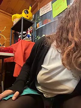 DaisyVibesss live sex cam