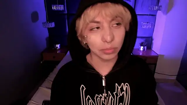 OliIverr22 live sex cam