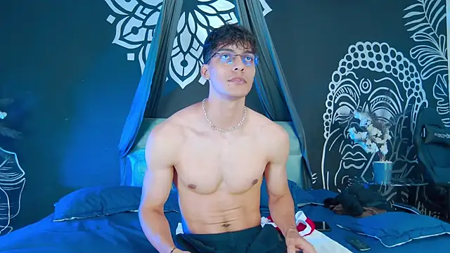 AlessioVitale live sex cam