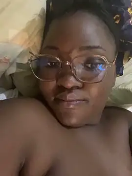 sweet18creamybigpussy live sex cam