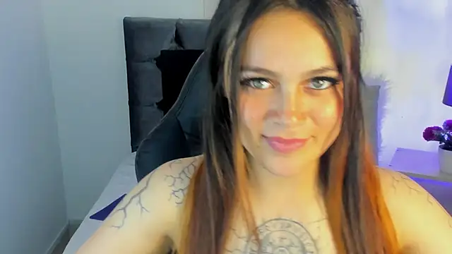 Adelaindiamond_'s cam snapshot