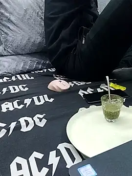 yazin19 live sex cam